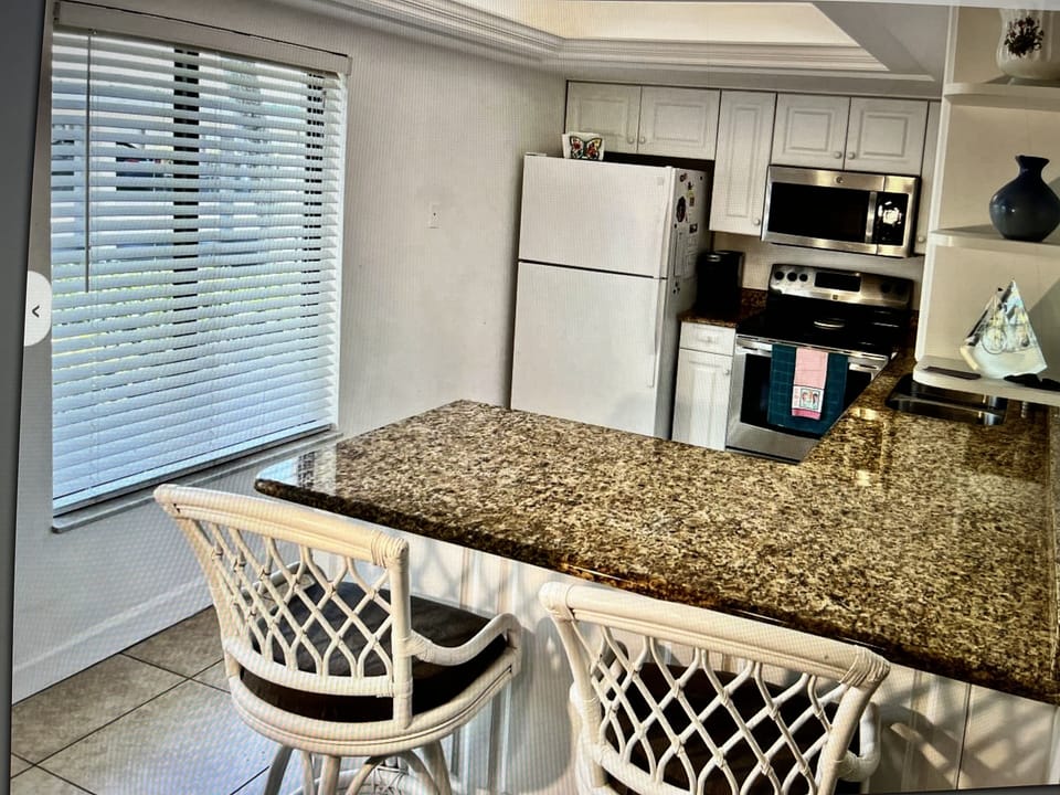 Kitchen/Bar
