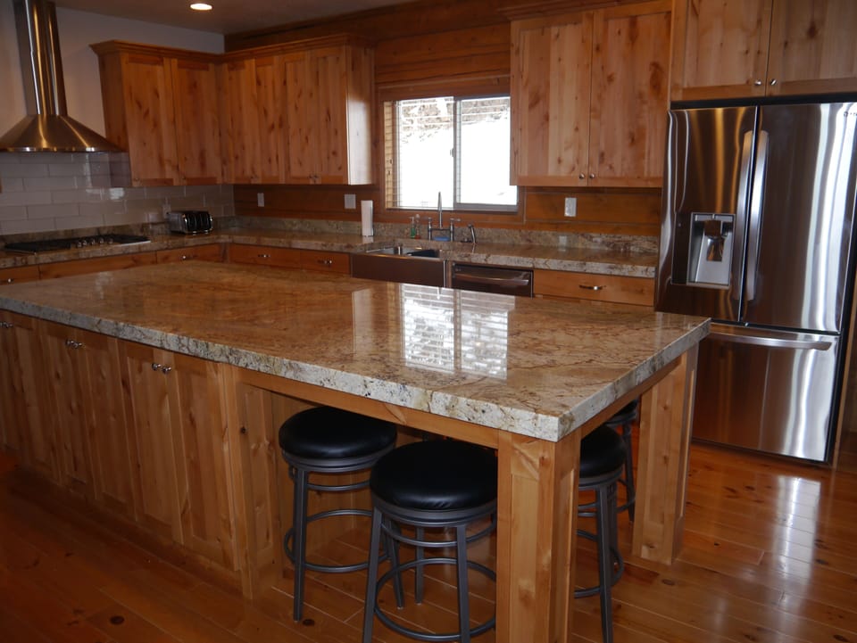 Kitchen - plenty of work space