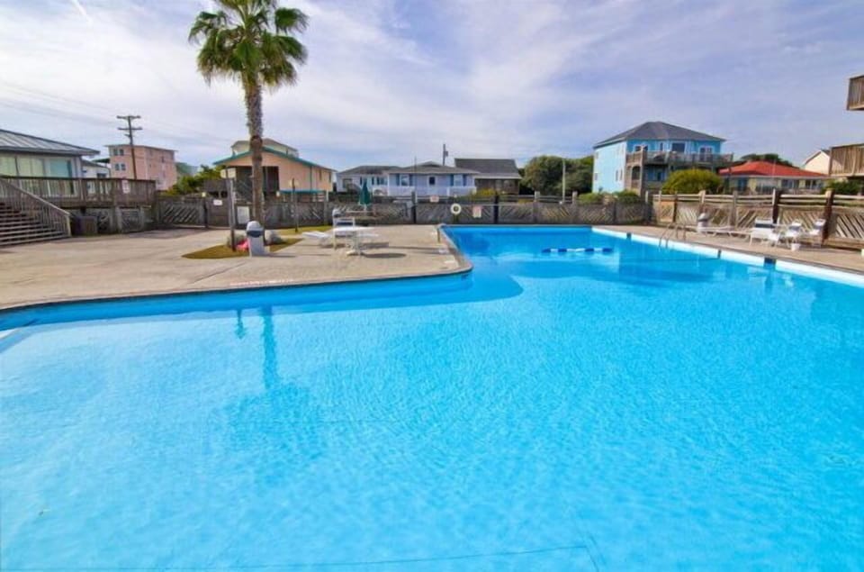 Community pool