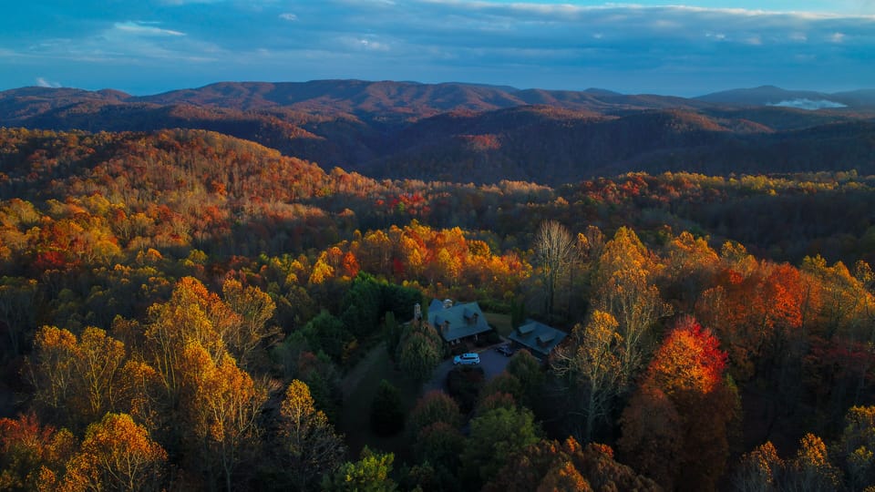 Overhead Mountain view of The Escape