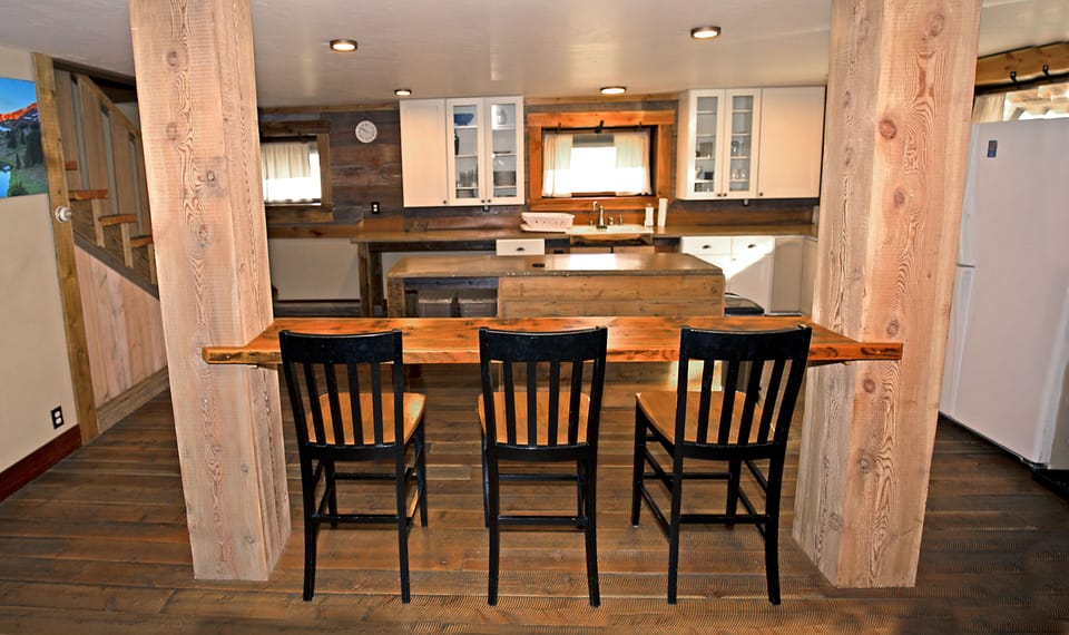 Kitchen bar