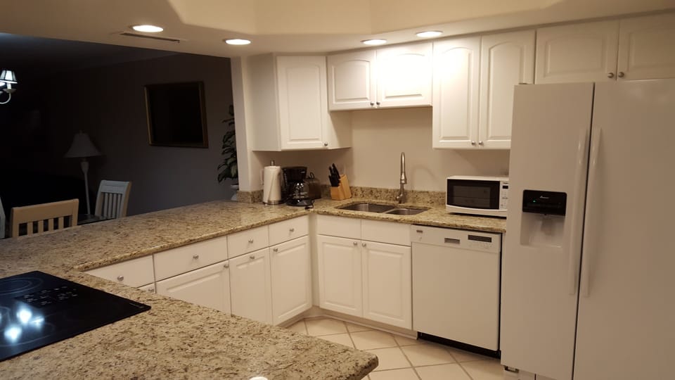Built in Oven, dishwasher and cooktop