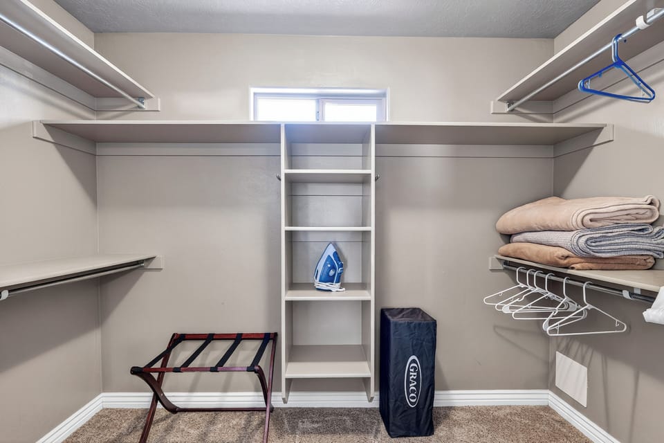 Master Bedroom Walk in Closet
