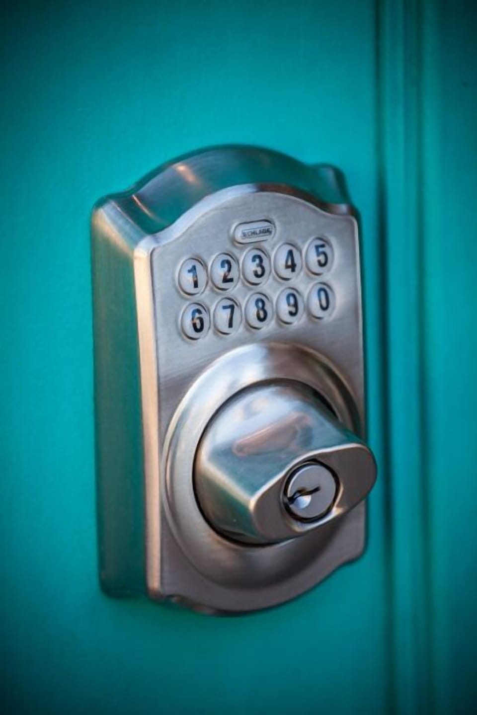 No keys required! I will be sending you your own entry code.