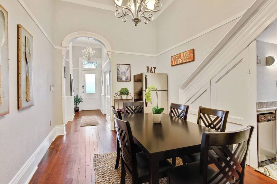 Main Kitchen features 6 top dinette table 