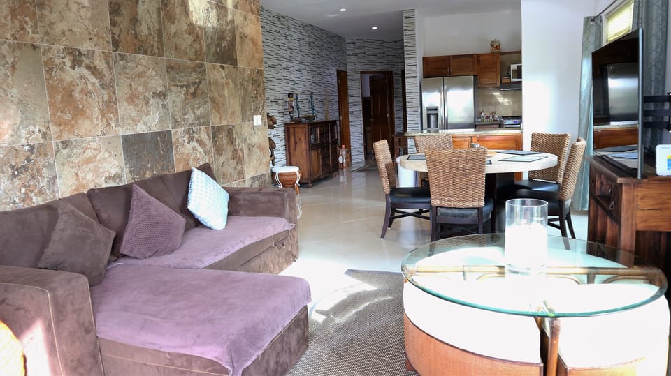 living room front water free wifi free long distance call