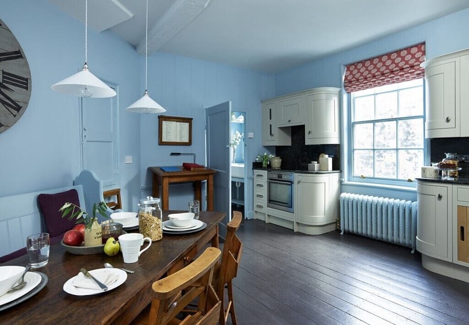 Fully equipped kitchen/diner