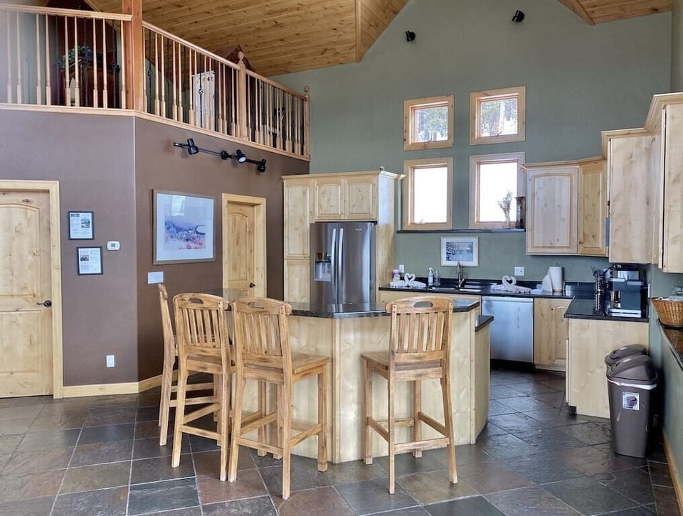 Kitchen - Loft overlooks the kitchen and great room