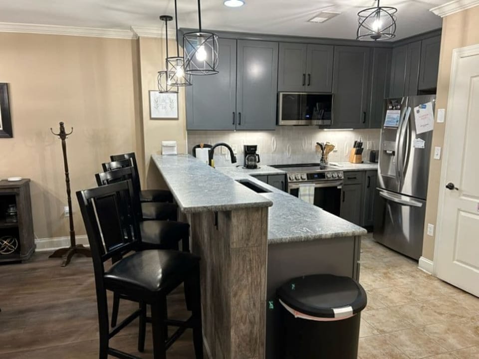 Kitchen bar
