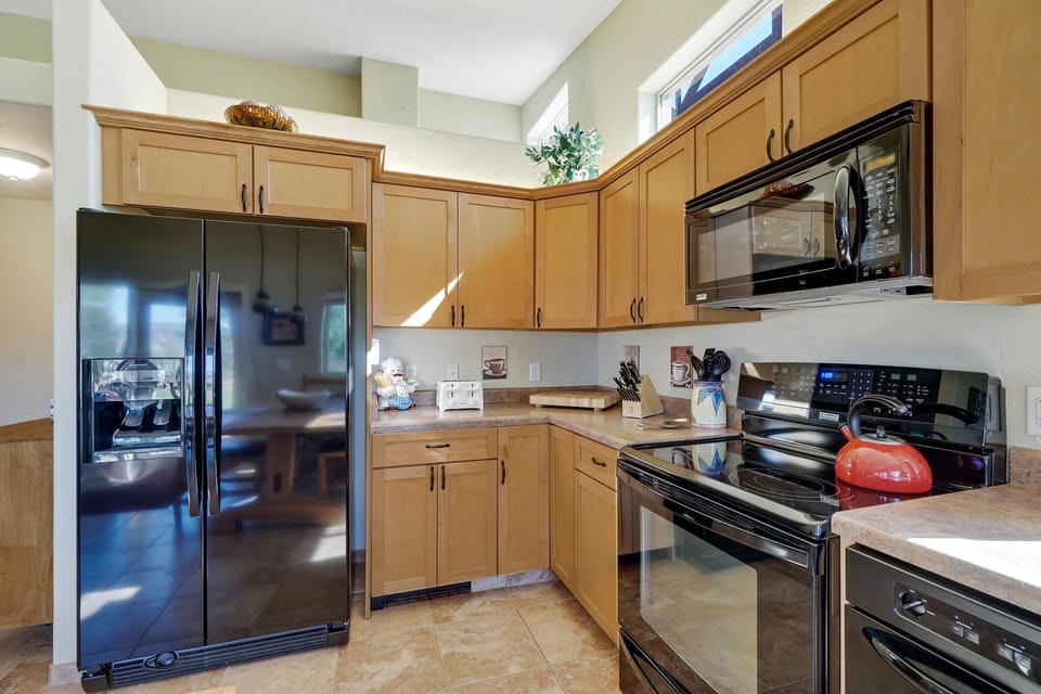 Enjoy the comforts of home with a well stocked and stylish kitchen.