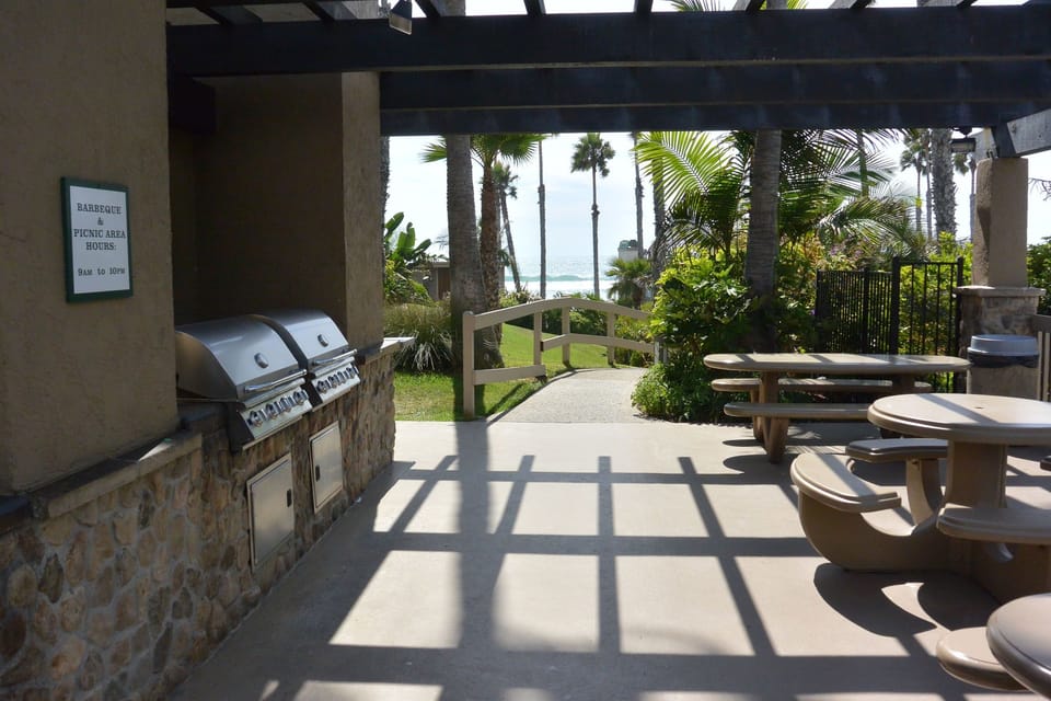 The barbecue area with a view of the beach