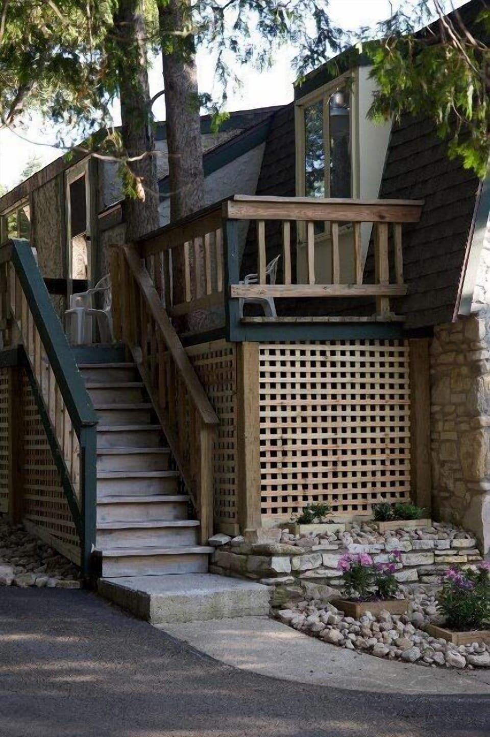 Second story entrance to O'Meara's Cottage  Loft with private balcony.