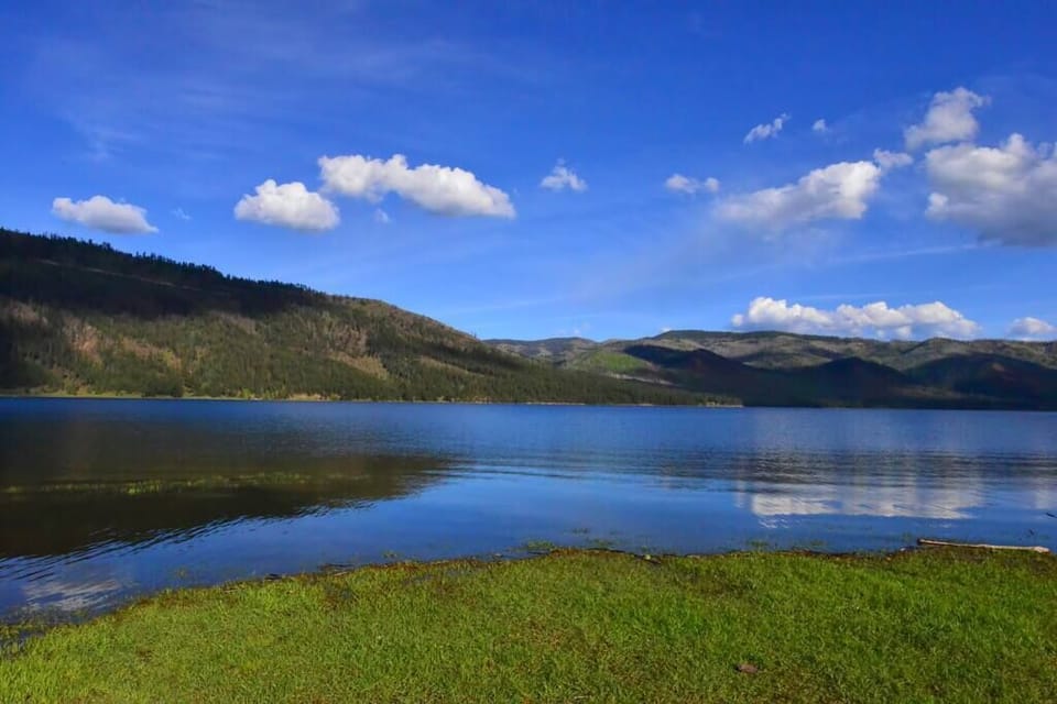 Lake Vallecito is a 30 minute drive away.