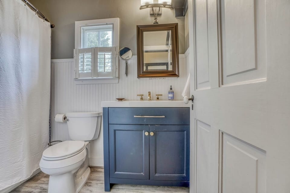 Downstairs Full bath