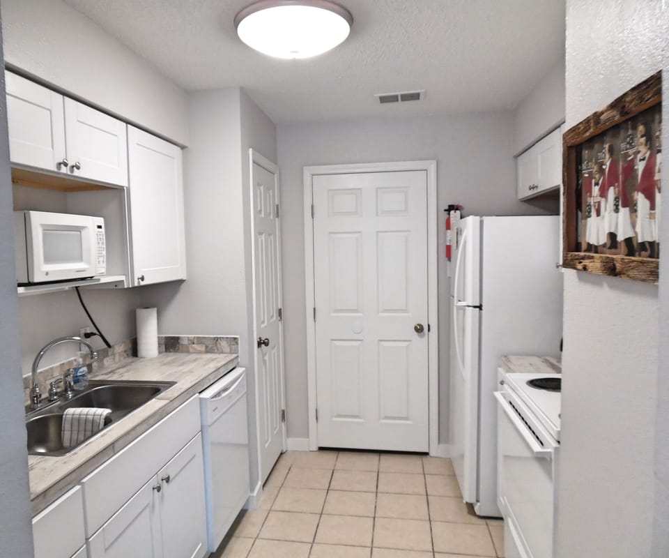 All new kitchen and laundry room