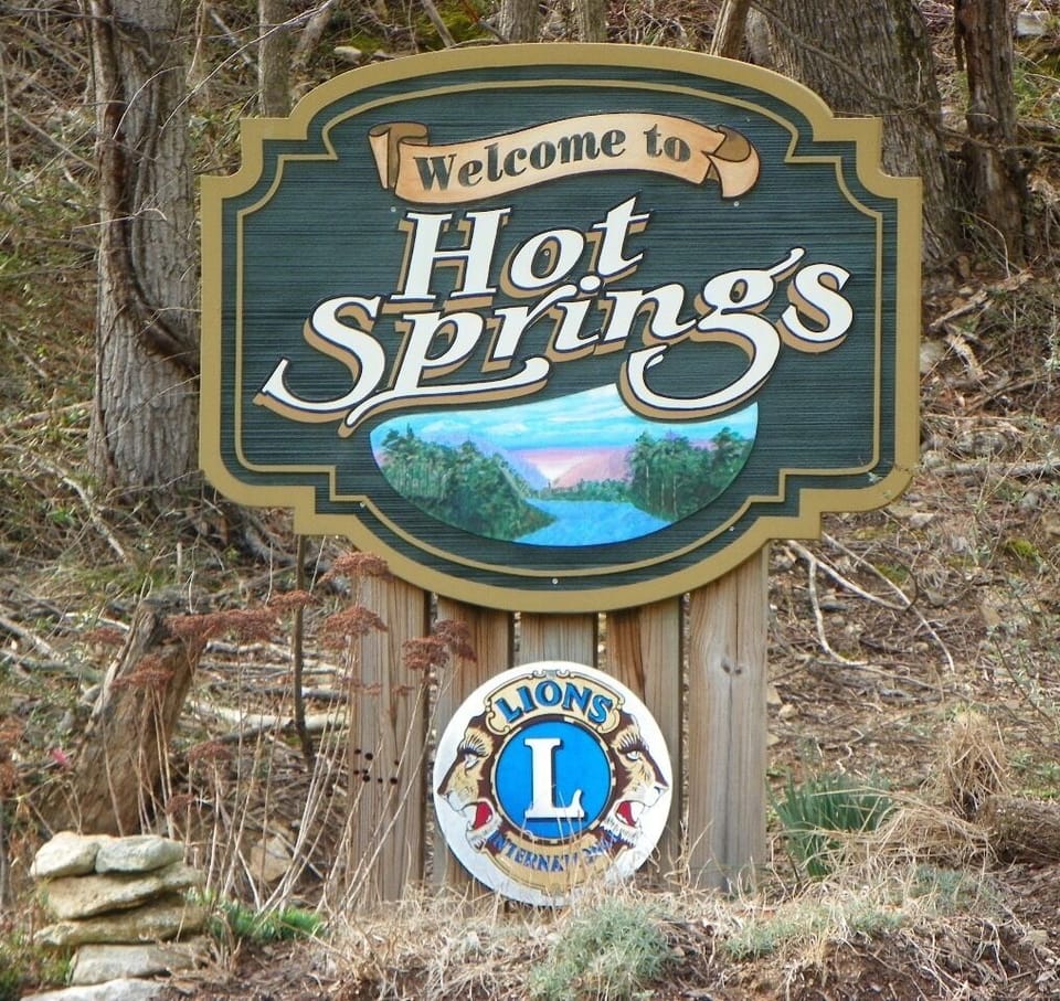 Welcome to Hot Springs!Hot Springs & Trailside signs by artisans of City Sign Co