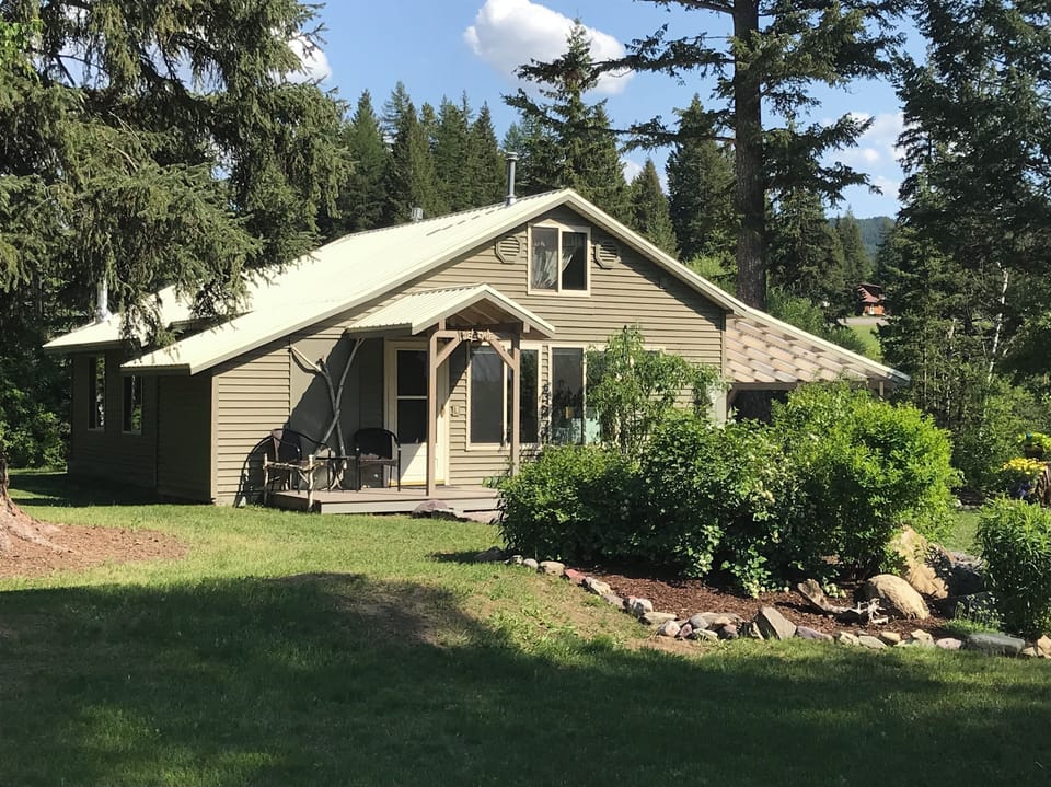 Abbott Creek Cottage!  Welcome!