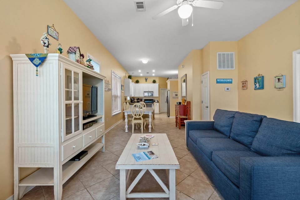 Open Floor Plan from Living Room to Kitchen