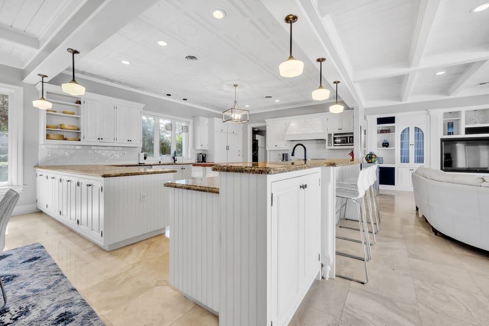Pleanty of extra space for watching your family enjoy a full size kitchen. Easy family memories made here!