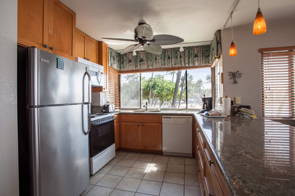 Spacious modern kitchen.