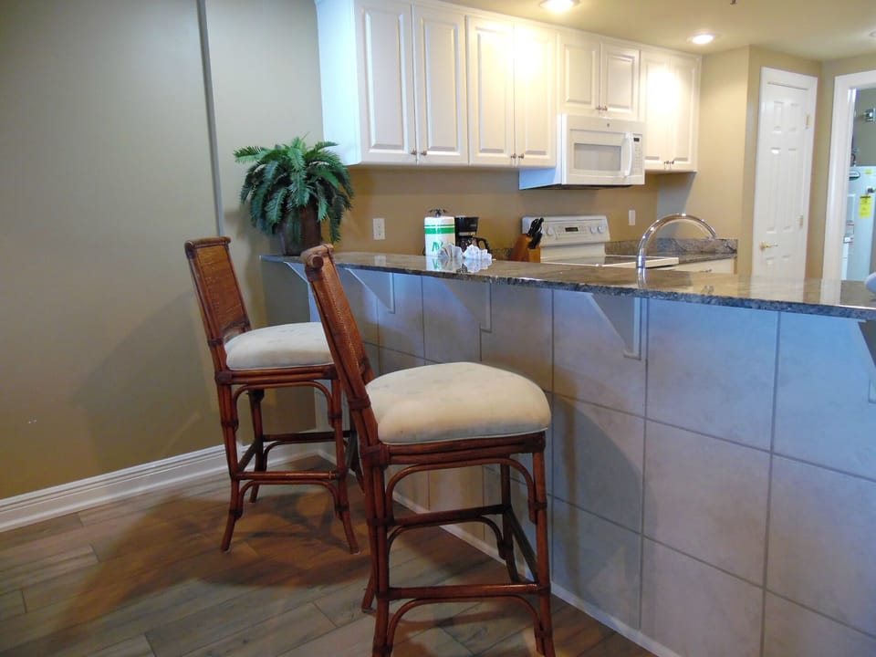 Bar/Kitchen Area!