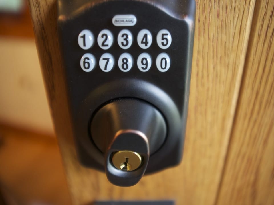 Code lock, with personalized code