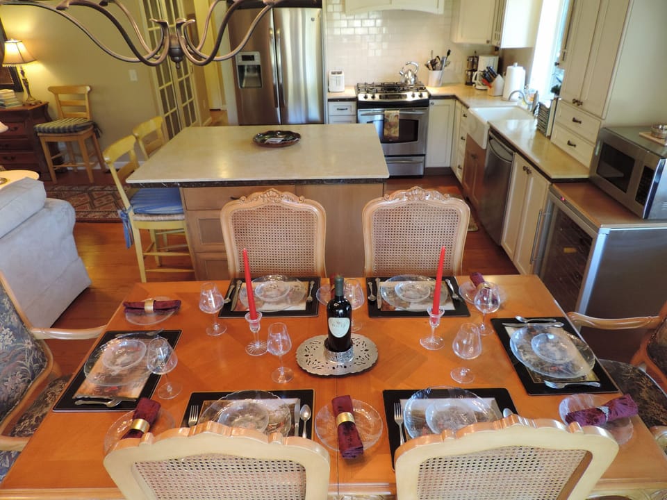 Dining area looking toward kitchen