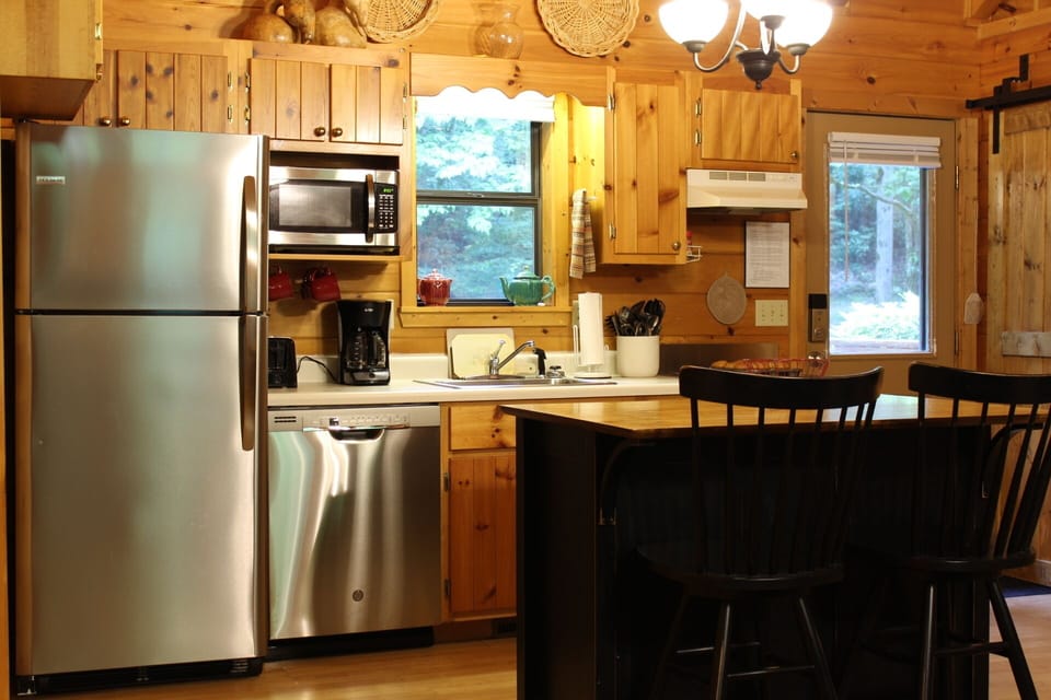 Have a quick bite at your kitchen island.