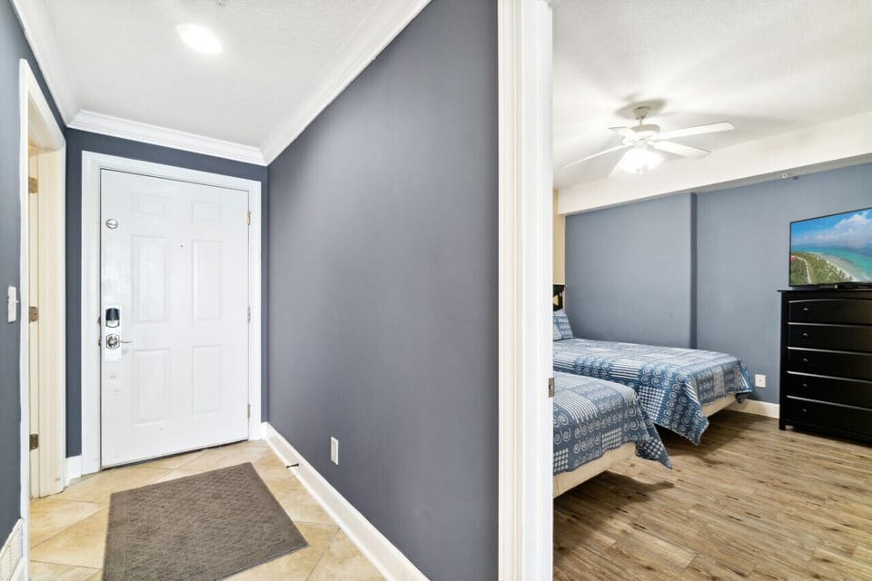 Private Front Entrance!