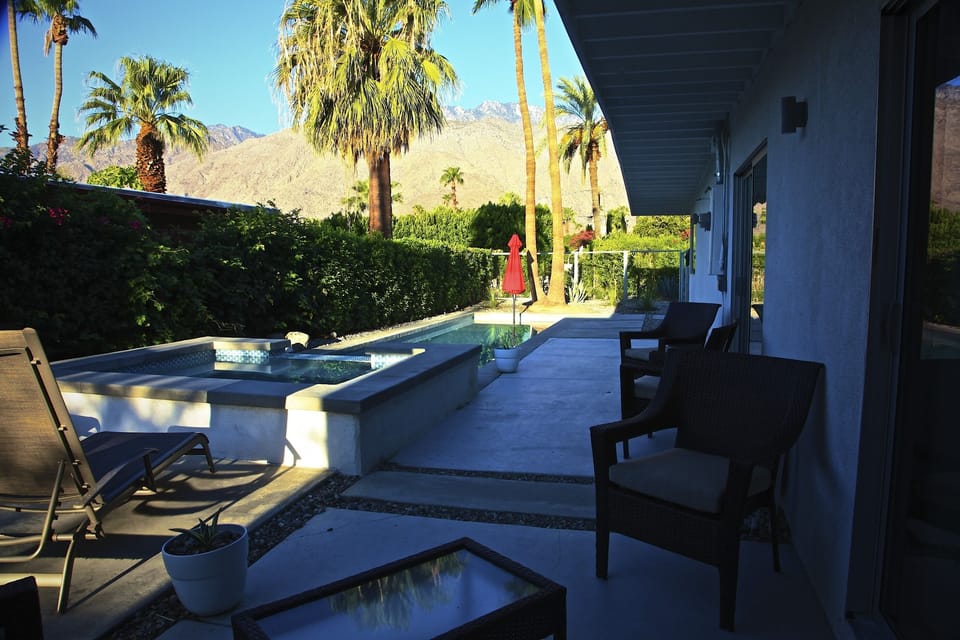 Sitting Area off of master Suite