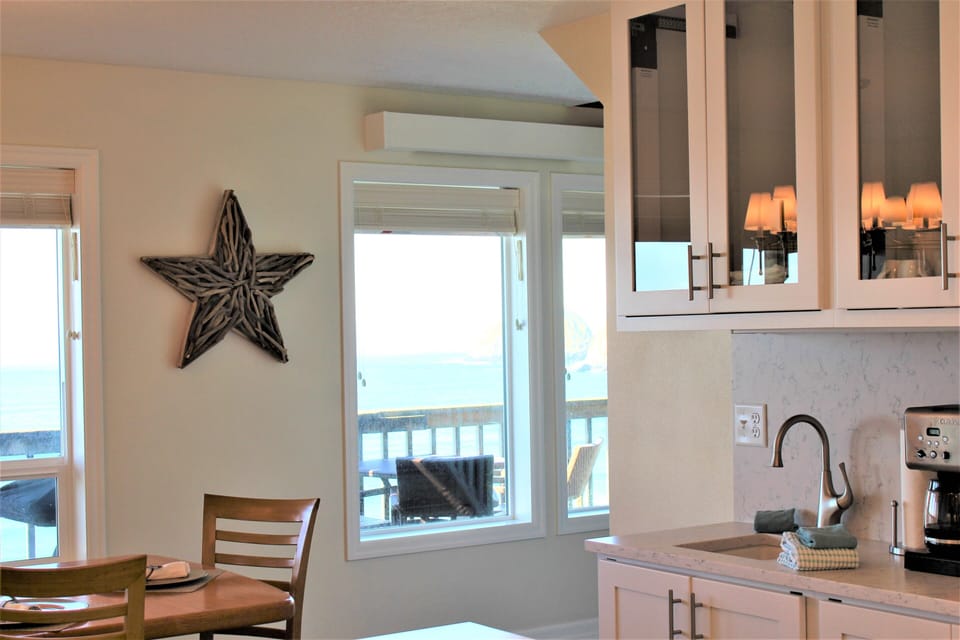 Main house kitchen breakfast bar