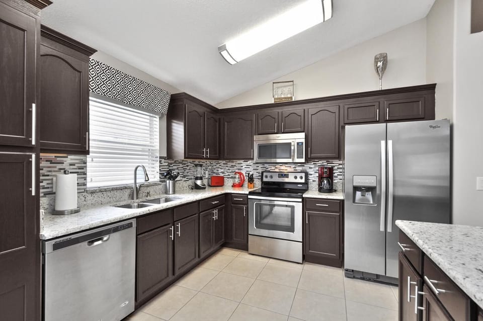 Kictehn with brand new stainless steel appliances 