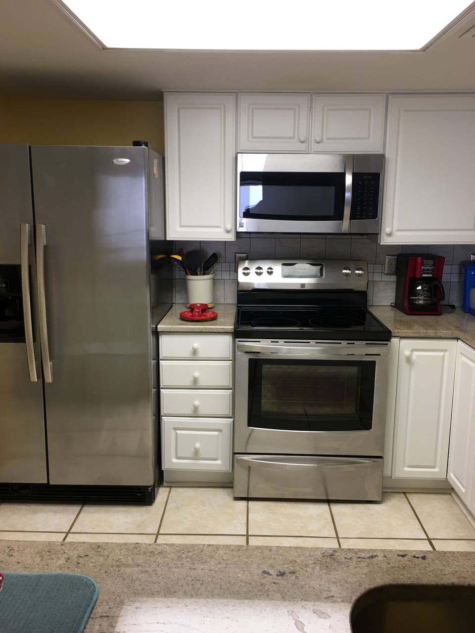 Fully equipped kitchen. Stainless steel fridge, dishwasher, microwave, range!