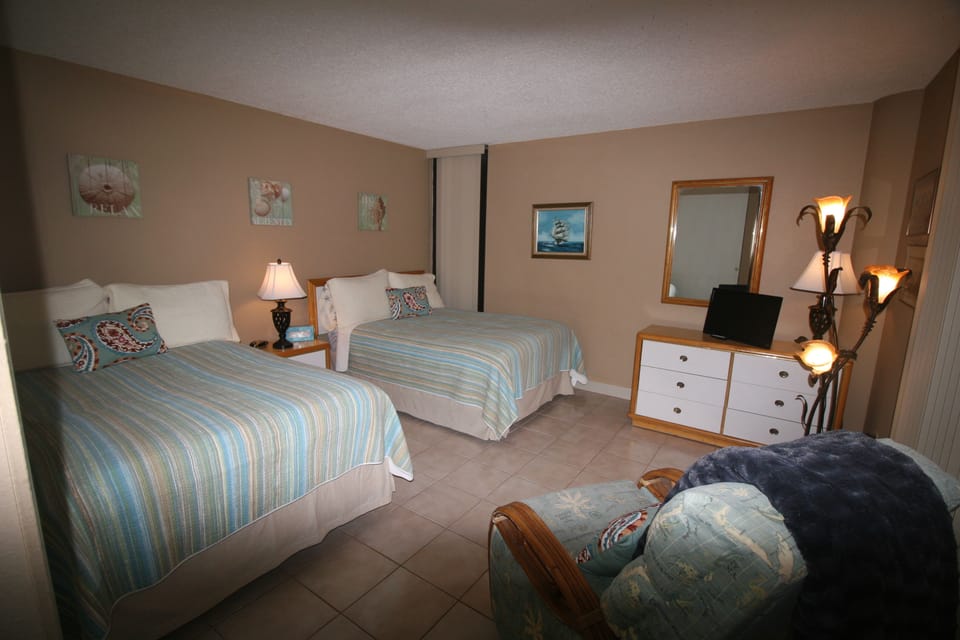 Guest Bedroom- 2 Full Beds