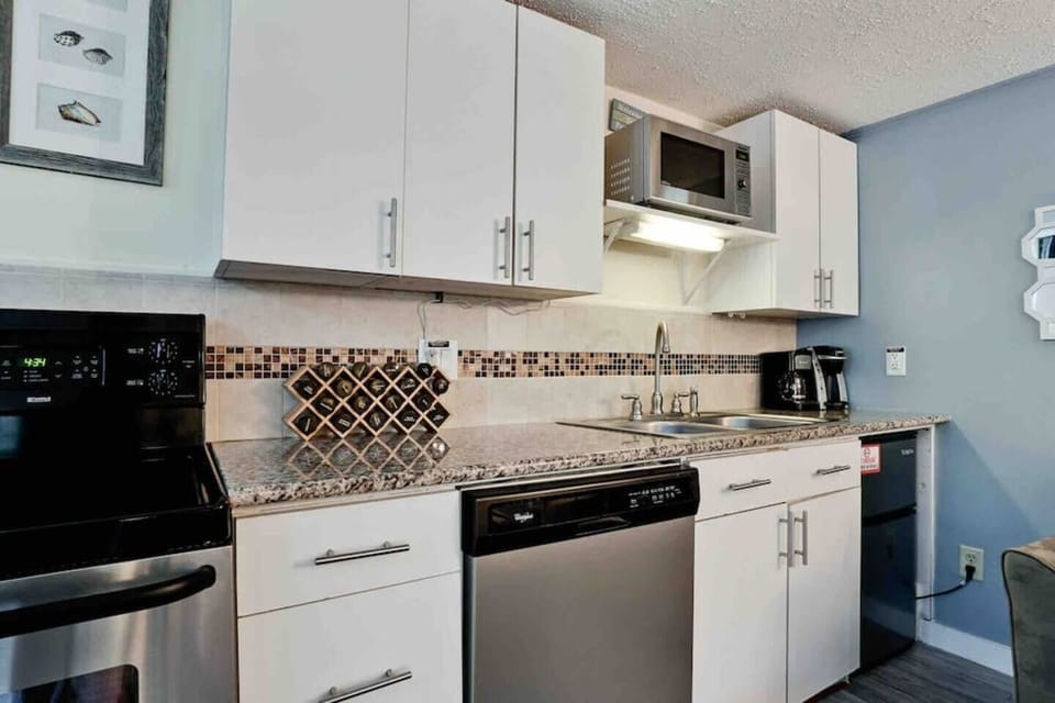 Guests also have use of the Blue Starfish laundry room with two full size washers and two full-size dryers 