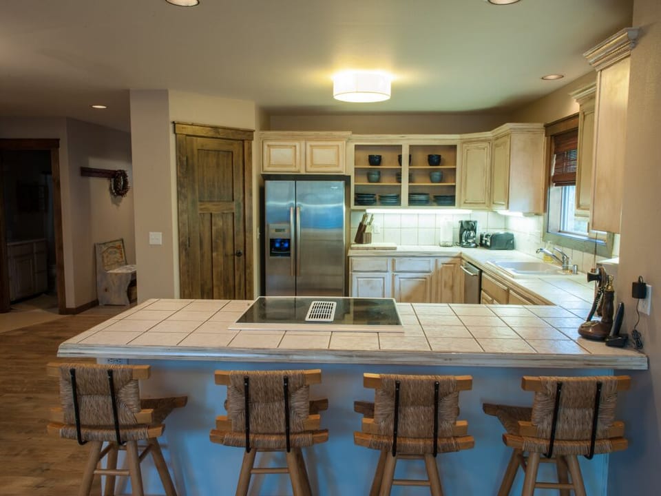 Breakfast bar provides additional seating