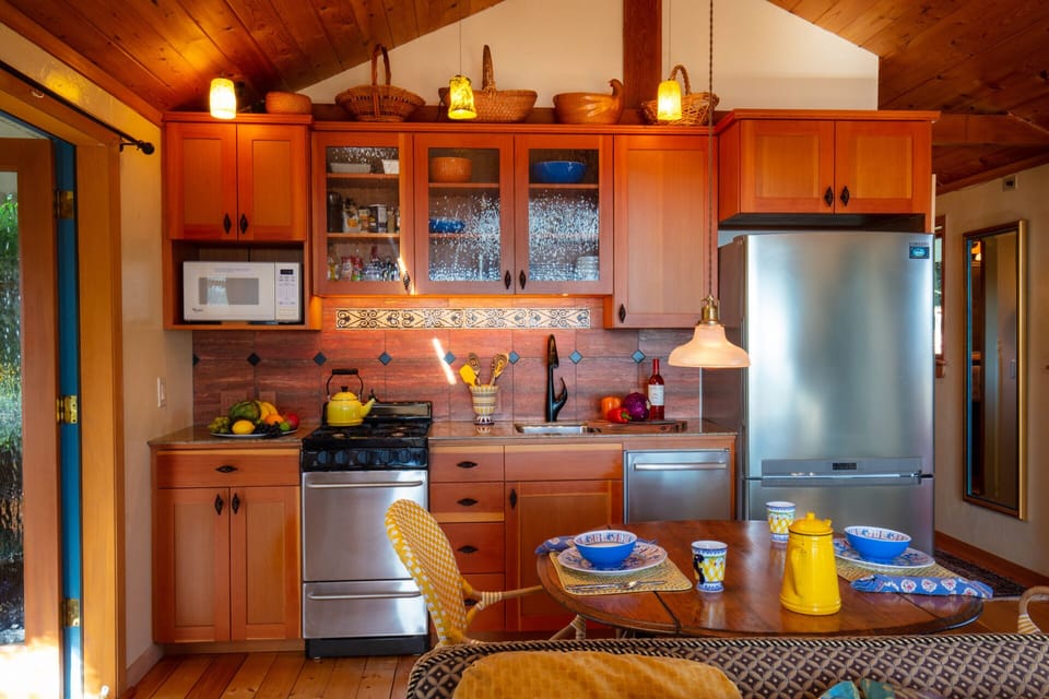 kitchen & custom fir cabinets
