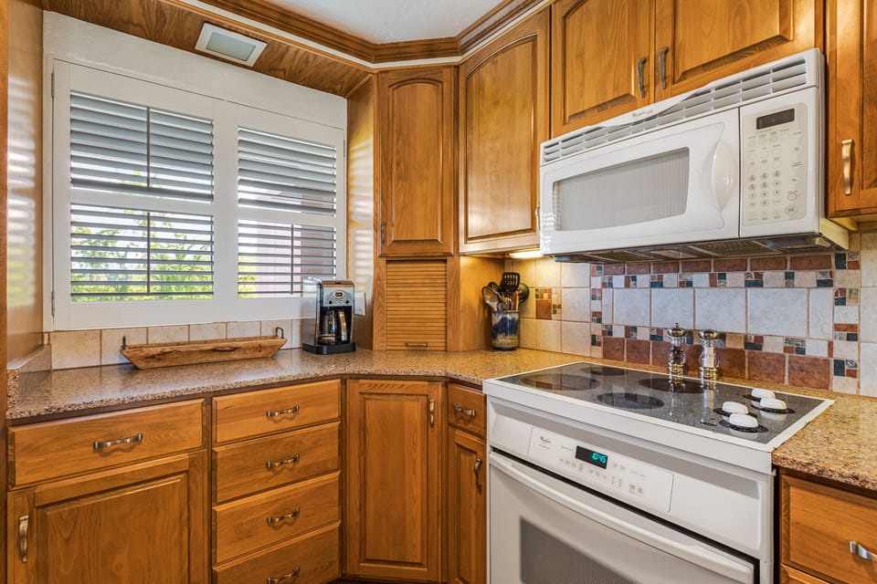 Fully equipped kitchen. Spices, Oils & More! 
