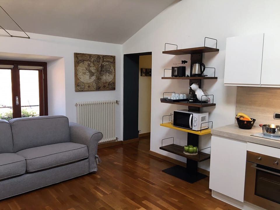 Charming setting.
Brand new furnitures and equipments.
Bright & welcoming