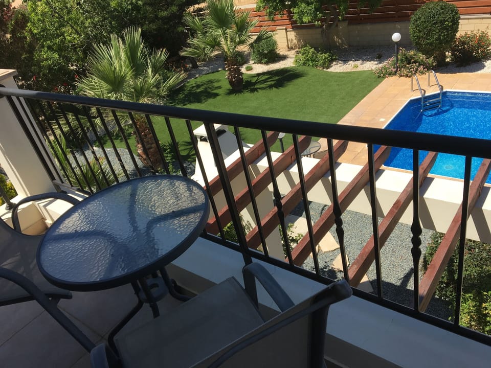 Aspect of garden from balcony