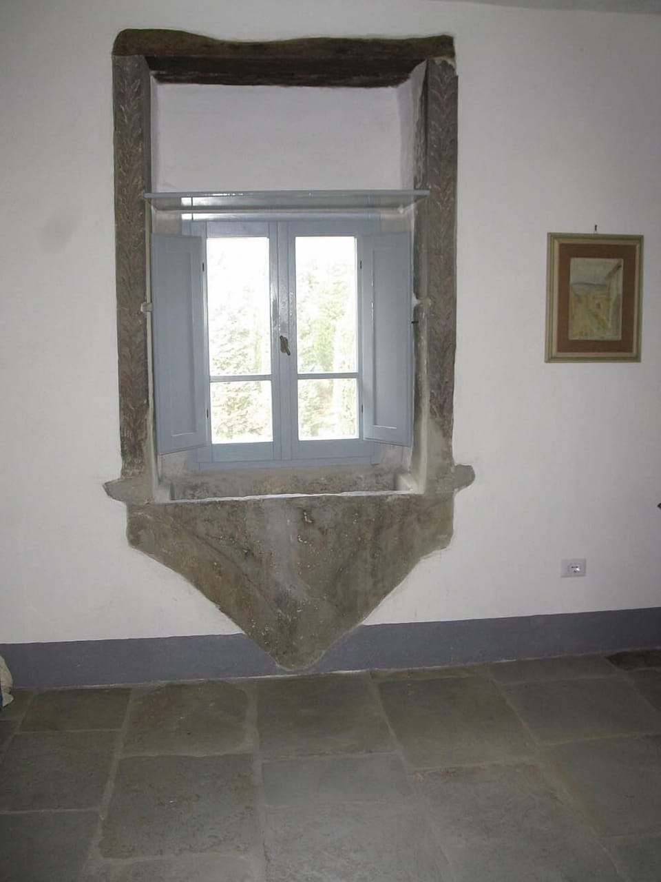 Ancient stone sink (before 1.200 AD)