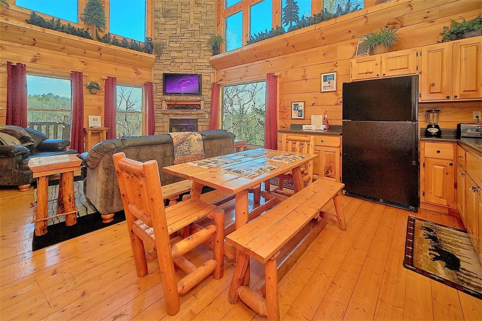 All the details make Comfy and Cozy a truly unique and special cabin.