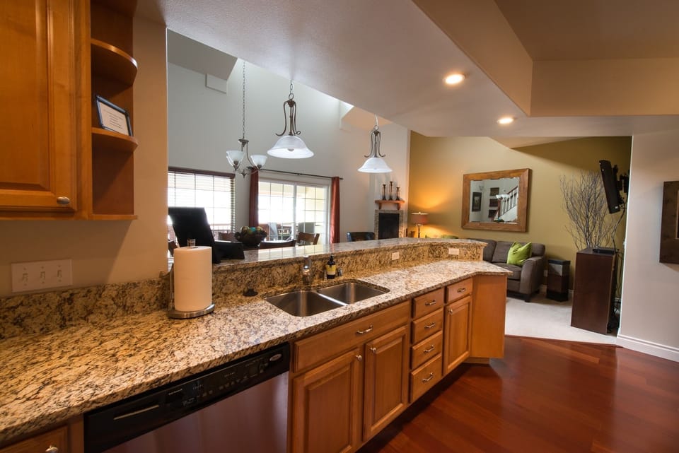 Full size kitchen