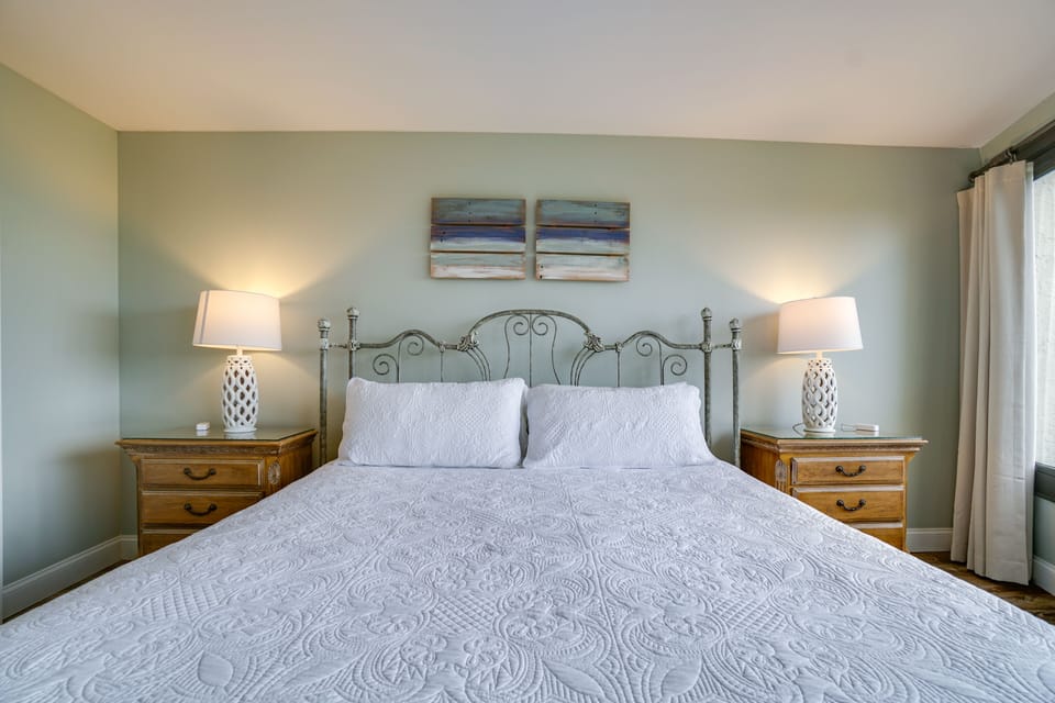 Master bedroom with king size bed