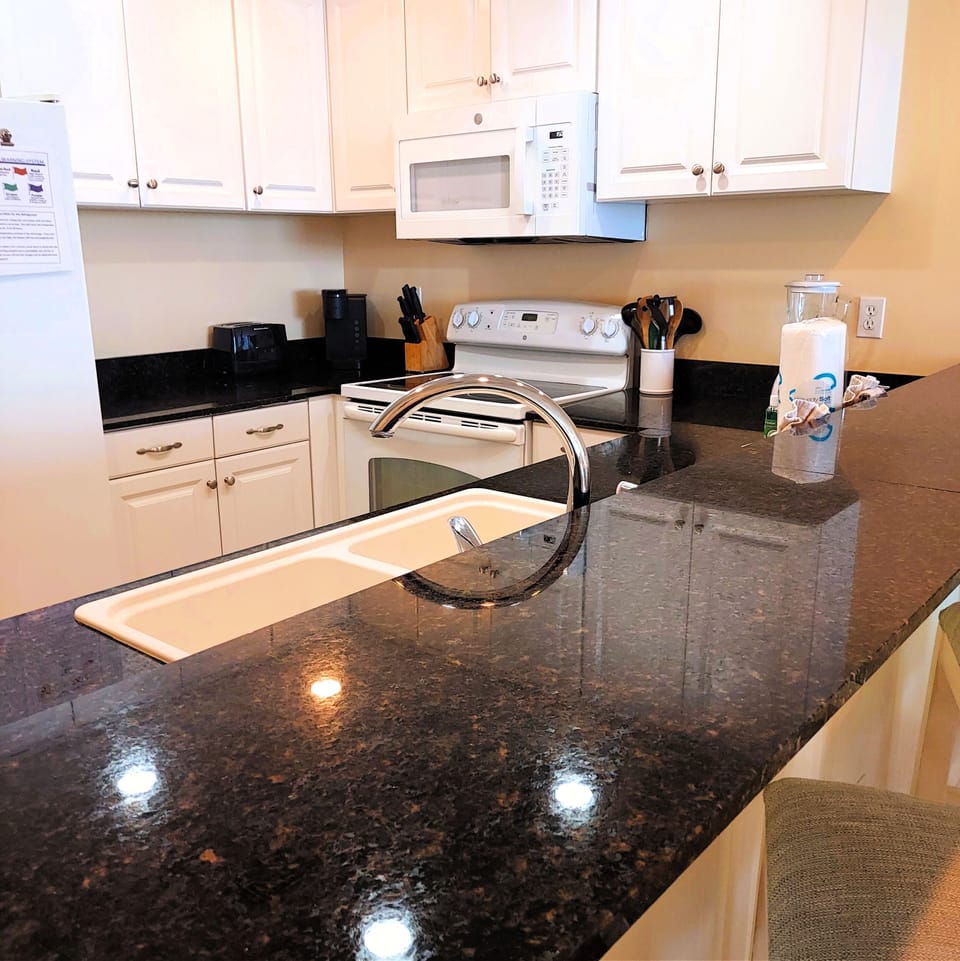 Bar/Kitchen!