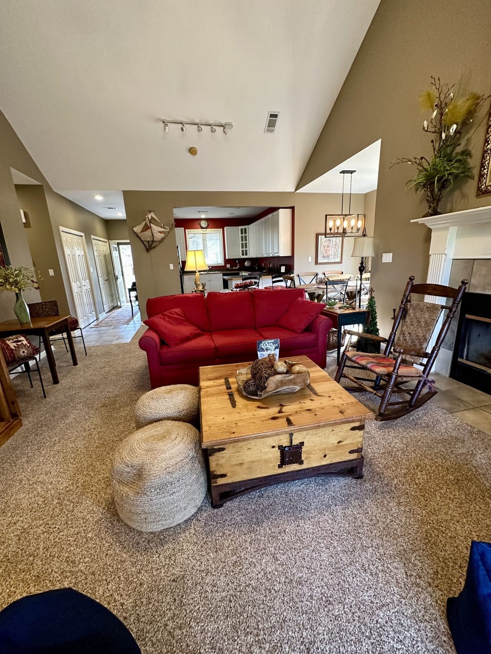 Great room with 42" smart TV