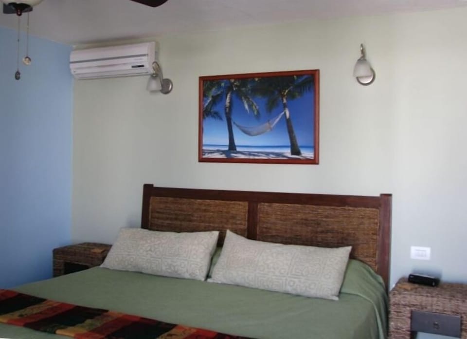 Third bedroom off solarium w ensuite bathroom