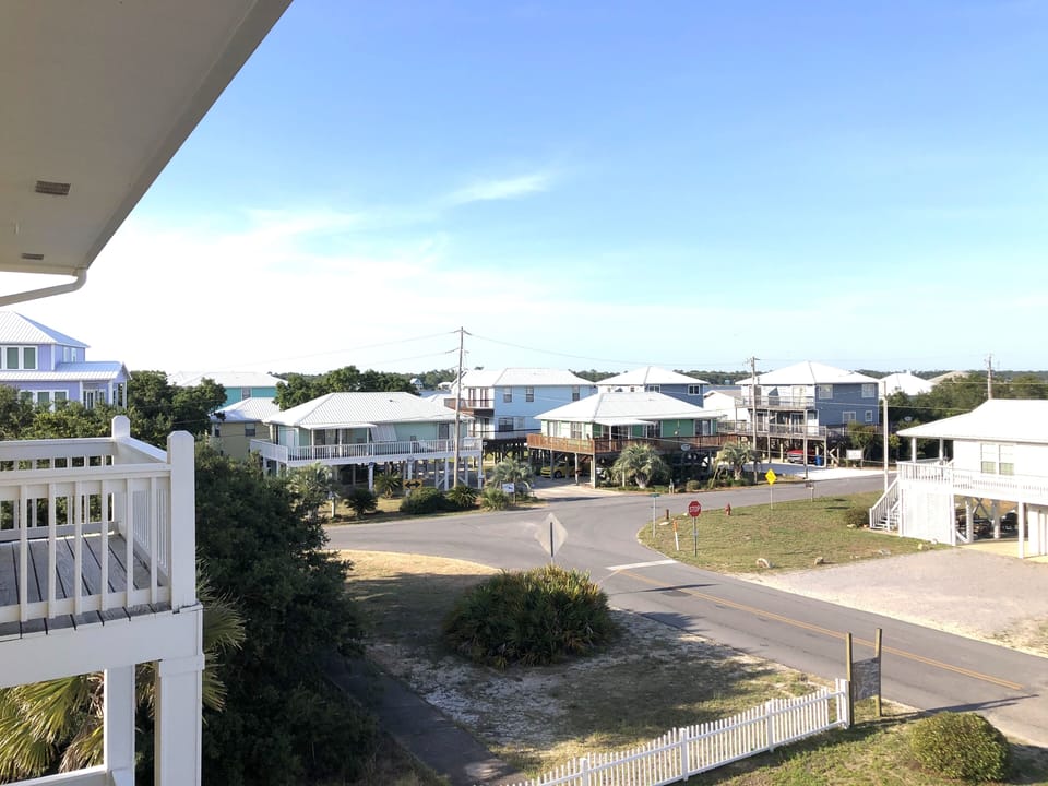 Front balcony view of neighborhood.