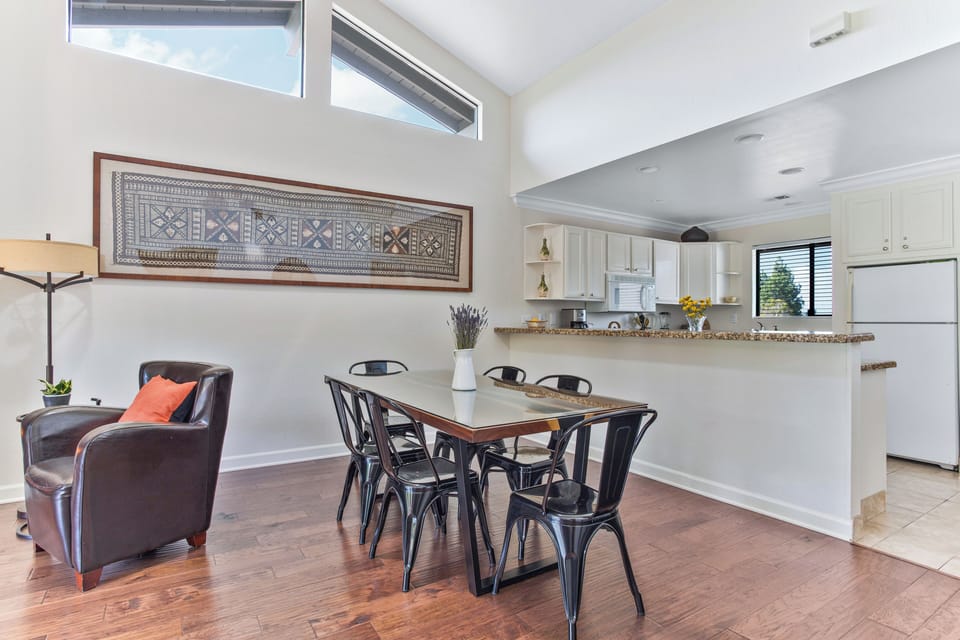 Spacious dining area accommodates 6 people.
