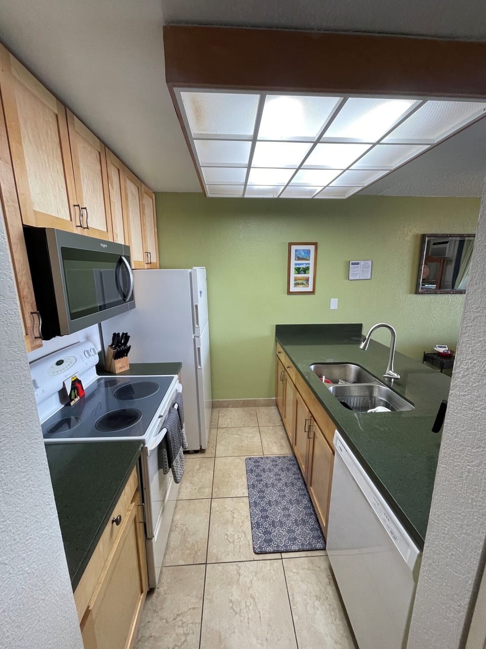 fully equipped modern kitchen
